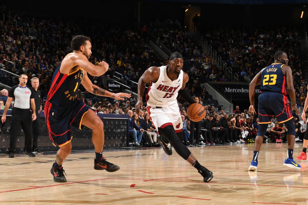 发出严厉警 发出严厉警